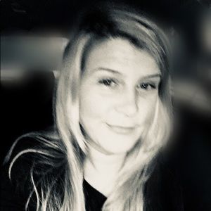 Meet your Posher, Hillary